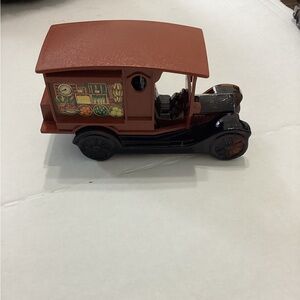 Avon country vender aftershave bottle.